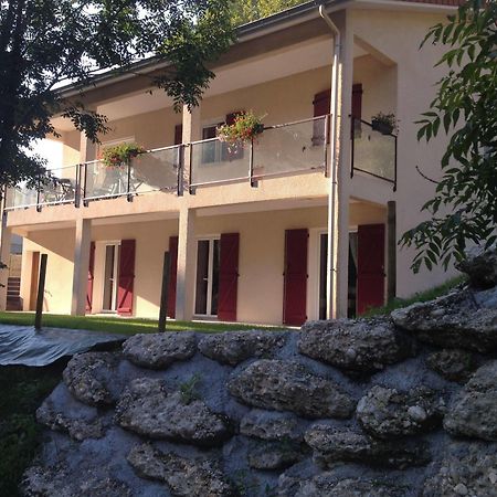 Le Mas De Servant Roulottes Et Chambres D'Hotes Auberives-en-Royans Екстериор снимка