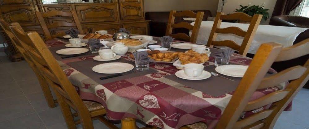 Le Mas De Servant Roulottes Et Chambres D'Hotes Auberives-en-Royans Екстериор снимка